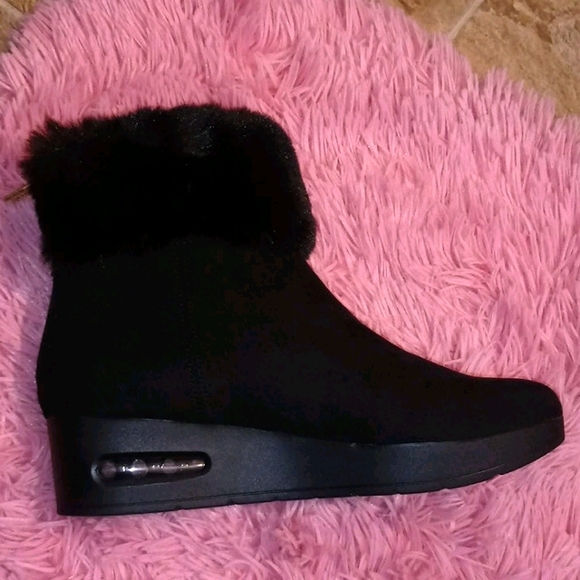 DKNY Abri Booties - Picture 2 of 7